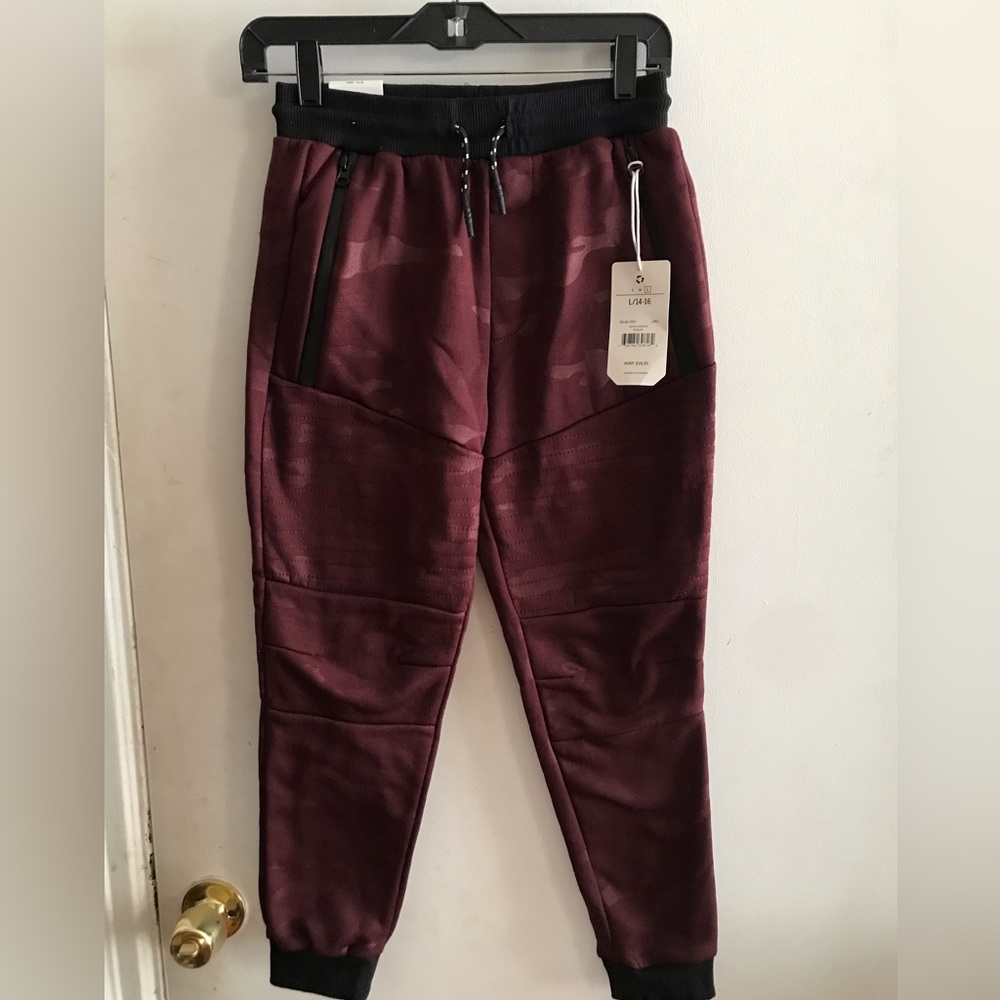 Boys size L 14/16 Burgundy sweatpants joggers with pockets